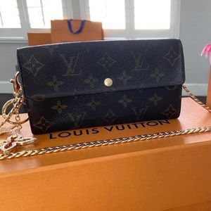 Authentic Louis Vuitton Sarah Crossbody Bag Purse